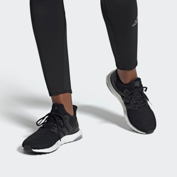 Adidas Ultraboost 4.0 DNA Women’s 6.5 - Picture 3 of 3